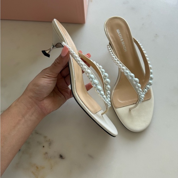 NWT Mach & Mach - Exclusive Sirène Pearl-Embellished Leather Thong Mules - Picture 9 of 11